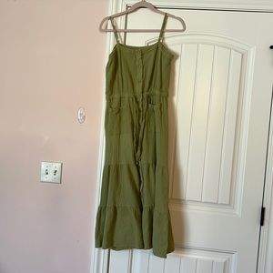 Green knee length dress